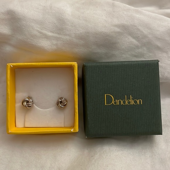 New Silver Knot Earrings - Picture 1 of 3